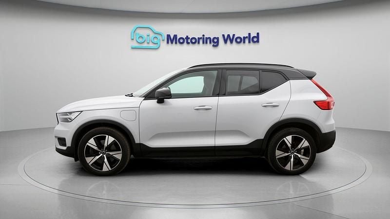 Used Volvo XC40 R-Design 211 HP (155 kW) 2021 Silver SUV