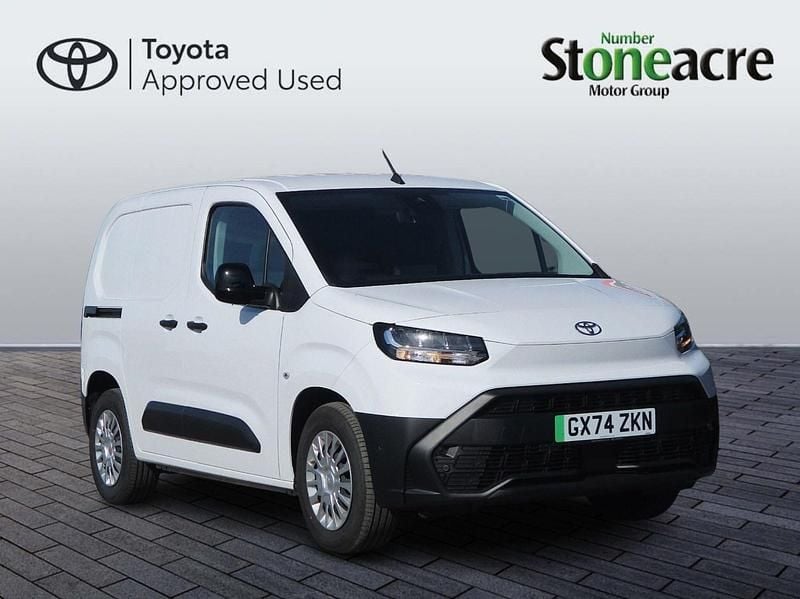 White Used 2024 Toyota Proace Van | £16,000 (Fair price) - Image 1/2