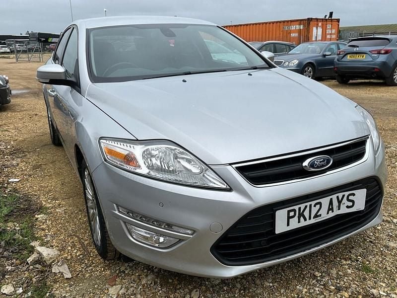 Used Ford Mondeo Business Edition 140 HP (102 kW) 2012 Silver Hatchback