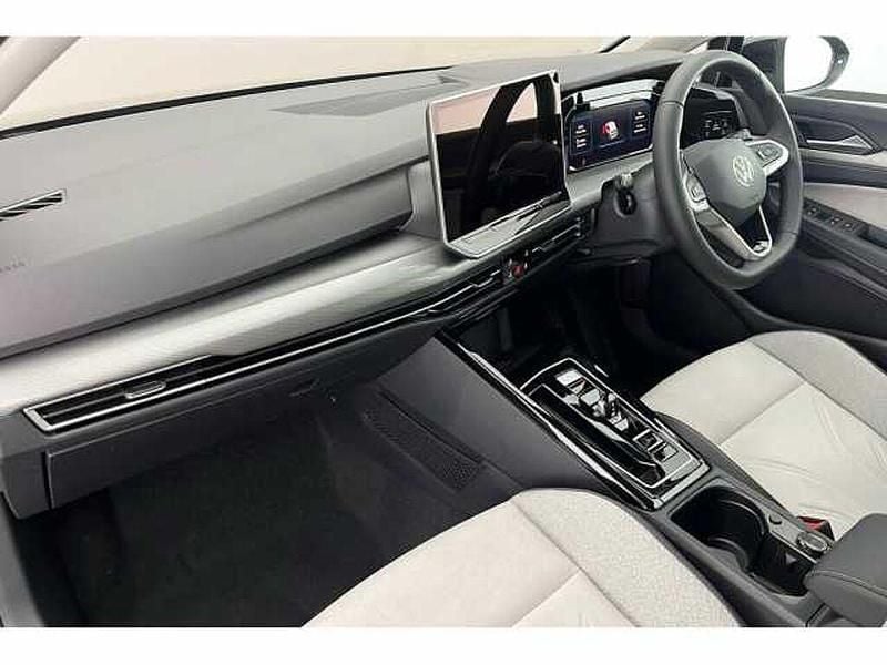 Ny VW Golf VIII 204 HK (150 kW) 2025