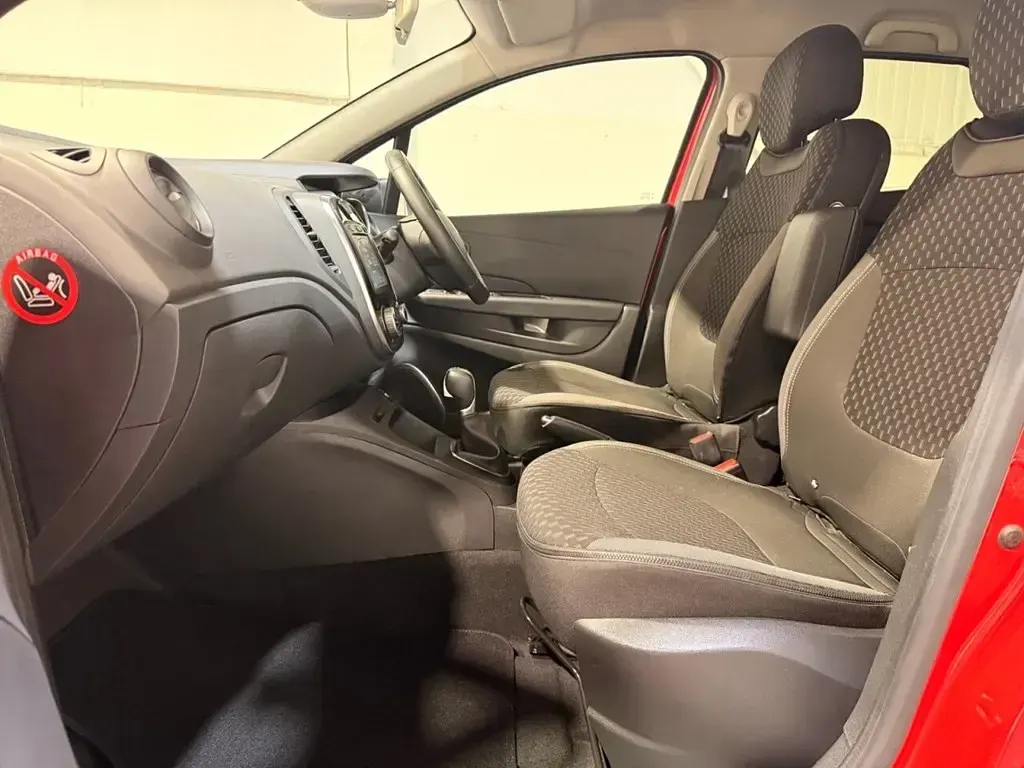 Second-hand Renault Captur Dynamique 110 CP (80 kW) 2017 Roșu SUV
