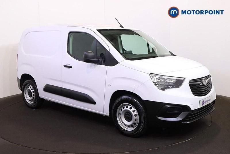 White New 2024 Vauxhall Combo MPV | £13,599 (Super price) - Image 1/4