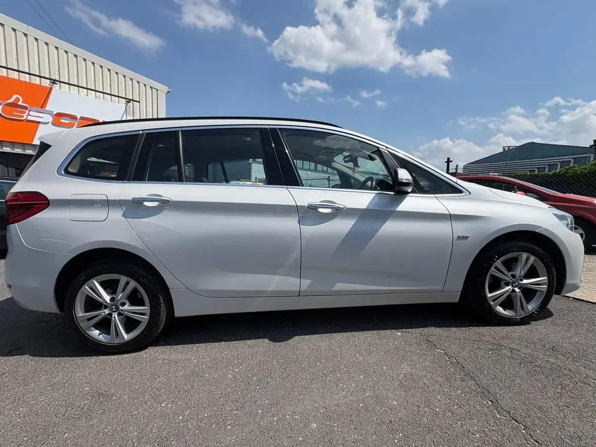 Used BMW 218 Luxury Line 2019 White Estate