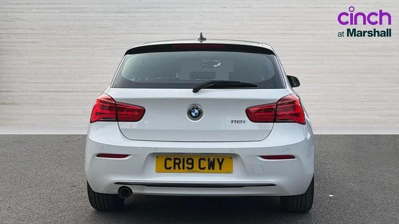 Used BMW 118 Sport Line 136 HP (100 kW) 2019 White Hatchback