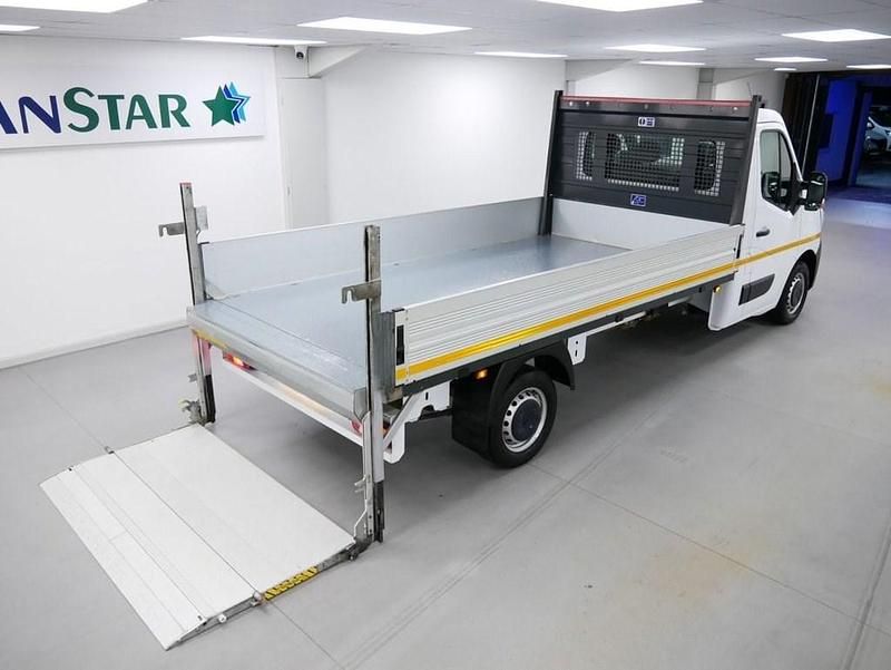 Gebraucht Renault Master Business 145 PS (106 kW) 2023 Weiß Cabrio