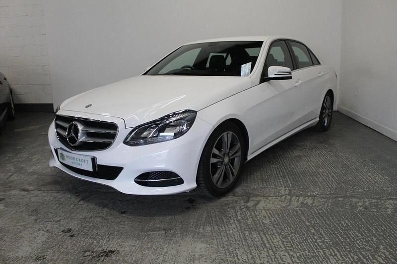 Begagnad Mercedes E220 SE 170 HK (125 kW) 2014 Vit Sedan