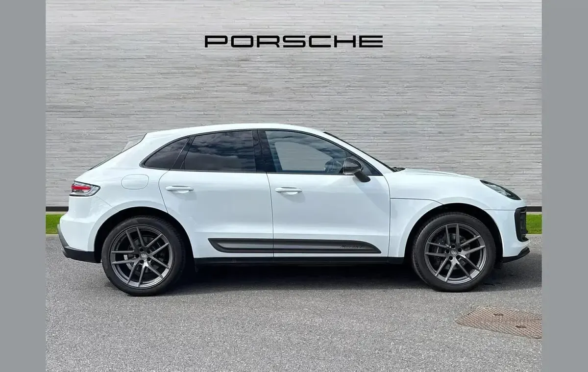 Used Porsche Macan 265 HP (194 kW) 2024 White SUV