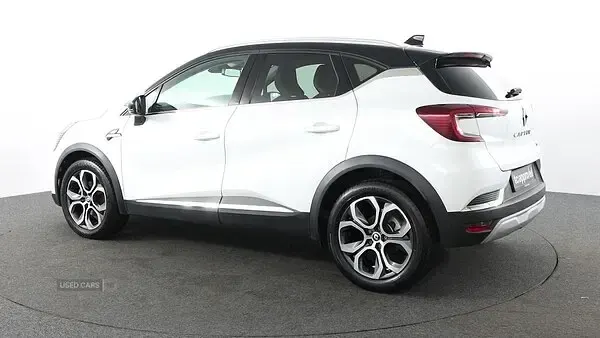Used Renault Captur Techno 143 HP (105 kW) 2023 White/black SUV