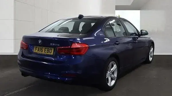Used BMW 330e Comfort Edition 252 HP (185 kW) 2016 Blue Sedan