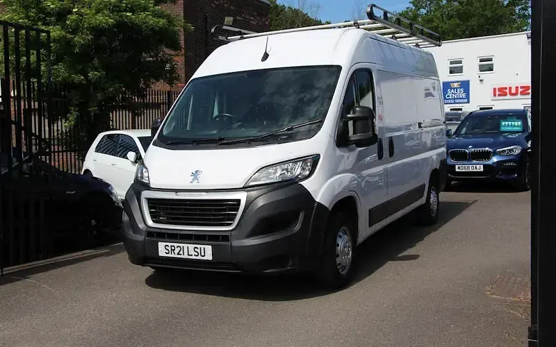 Begagnad Peugeot Boxer 140 HK (102 kW) 2022 Van