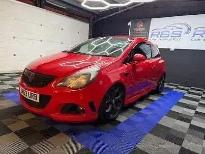 Begagnad Vauxhall Corsa 205 HK (150 kW) 2014 Röd Halvkombi