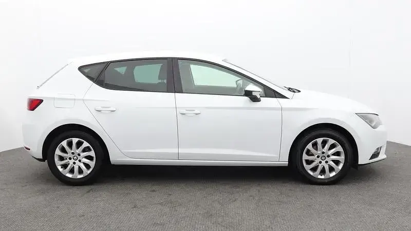 Käytetty Seat Leon SE 105 HP (77 kW) 2013 Valkoinen Viistoperä