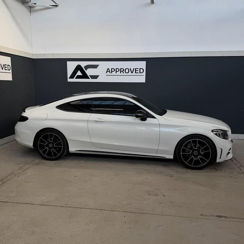 Używany Mercedes C220 AMG line 2019 Biały Coupe