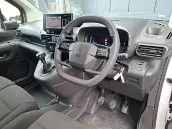 Used Citroën Berlingo 100 HP (73 kW) 2025 White MPV