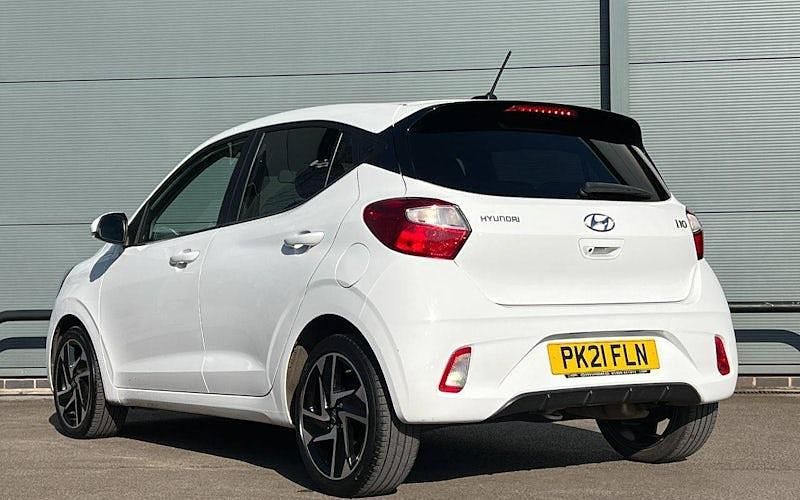 Used Hyundai i10 Premium 84 HP (61 kW) 2023 Hatchback