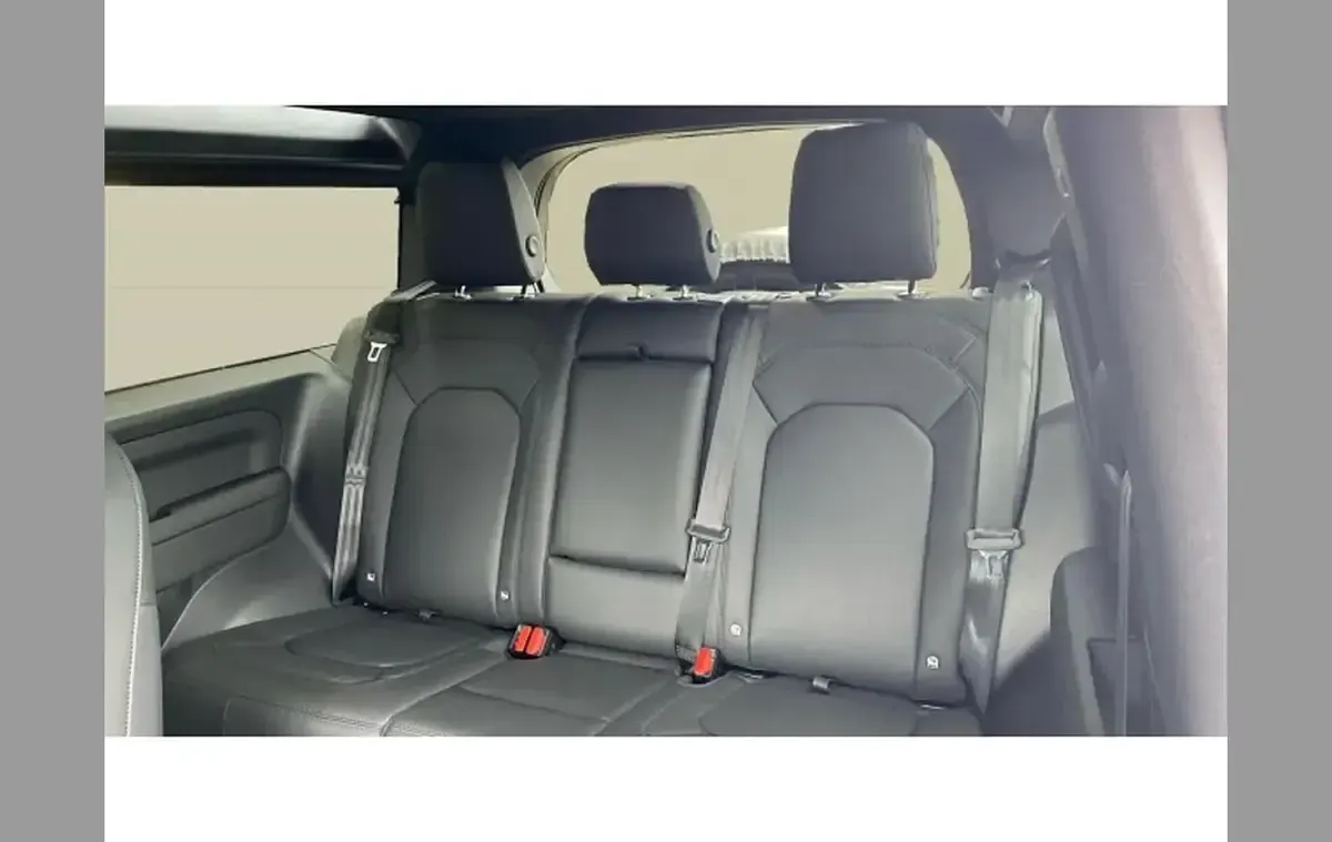 Usado Land Rover Defender SE Dynamic 350 HP (257 kW) 2024 Other SUV