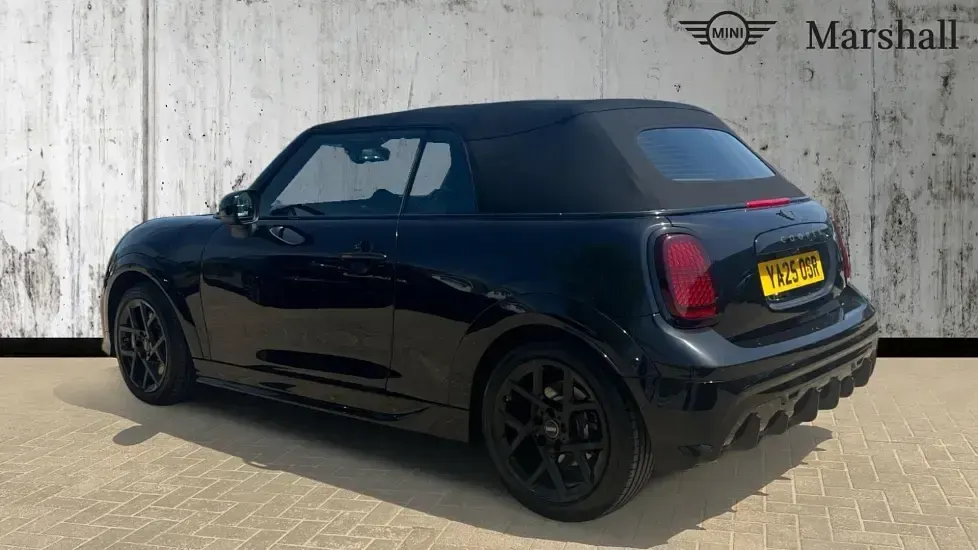 Używany Mini Cooper Sport 118 kW (161 KM) 2025 Czarny Hatchback
