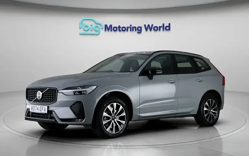 Usado Volvo XC60 Plus 250 HP (183 kW) 2024 Cinzento SUV