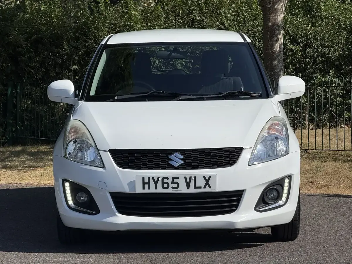 Used Suzuki Swift 2015 White Hatchback