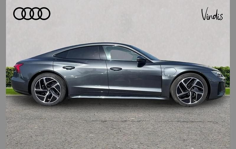 Used Audi e-tron GT quattro Comfort 384 kW (523 HP) 2021 Grey Sedan