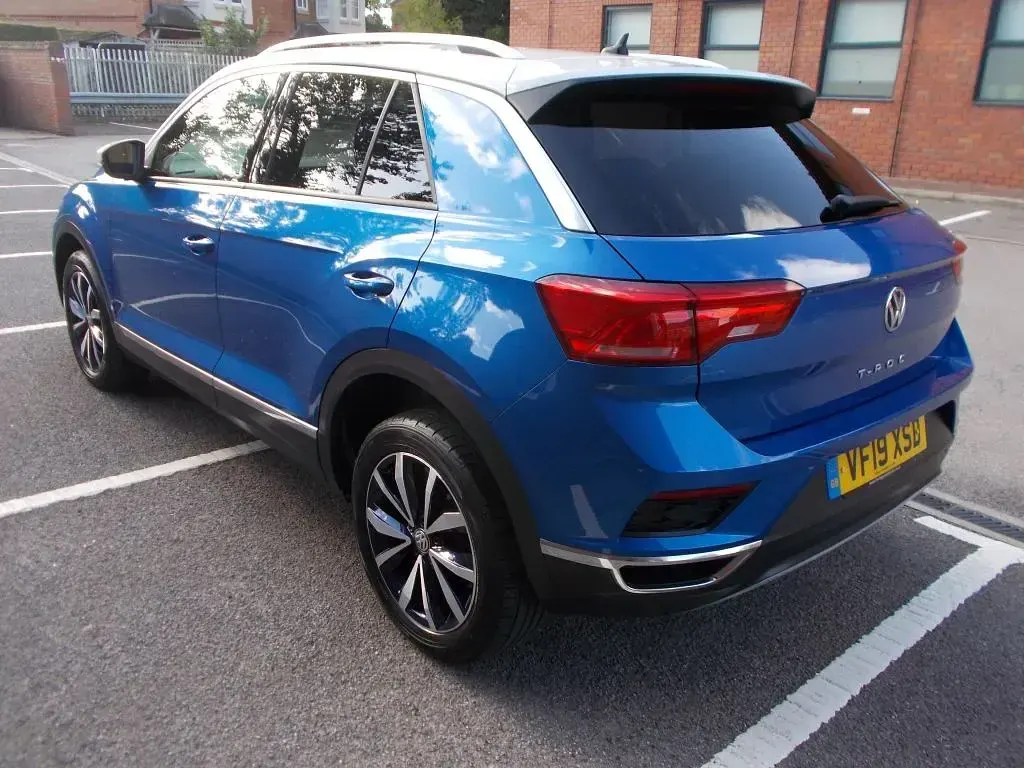 Used VW T-Roc Design 115 HP (84 kW) 2019 Blue SUV