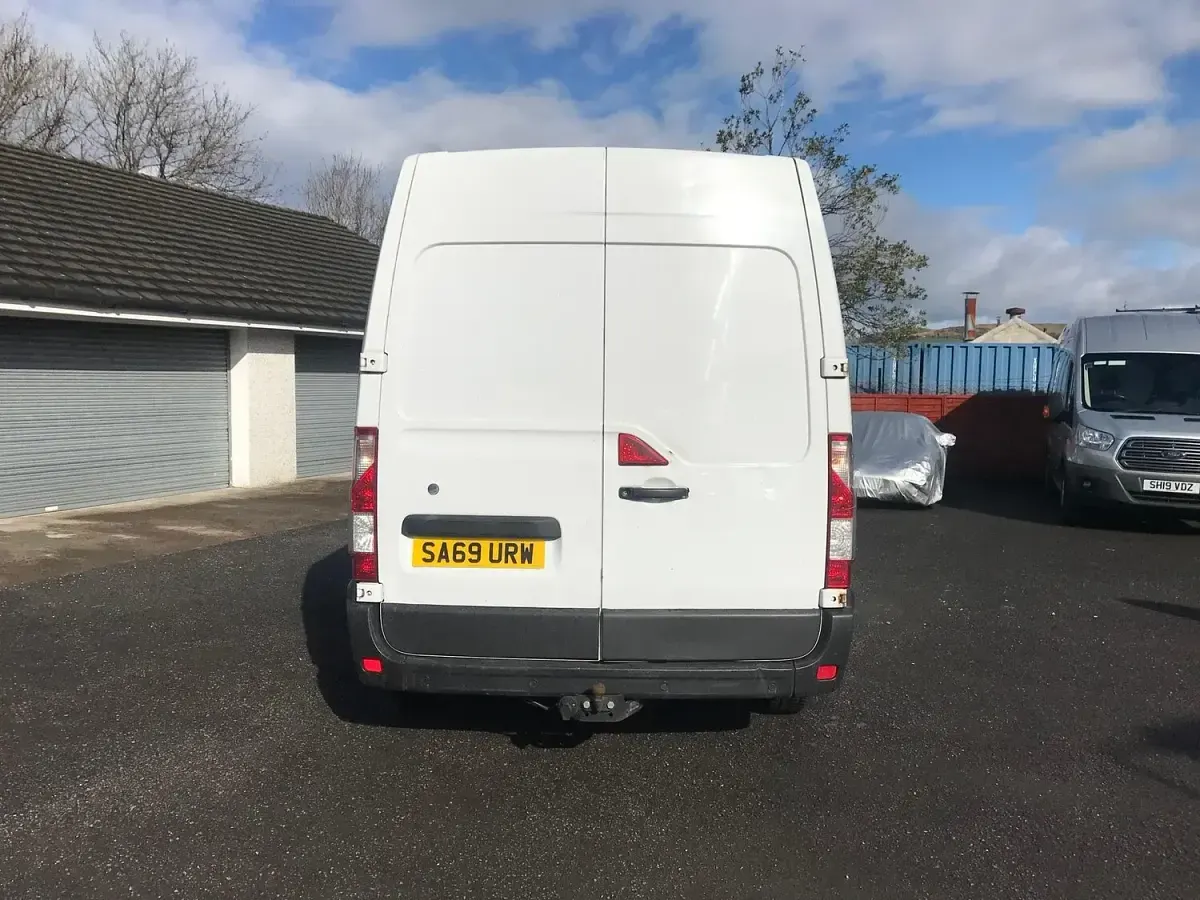 Used Vauxhall Movano 130 HP (95 kW) 2019 White MPV