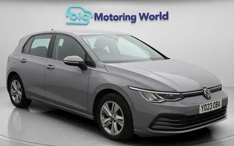 Second-hand VW Golf VIII S 150 CP (110 kW) 2023 Gri Hatchback