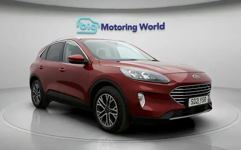 Used Ford Kuga Titanium 120 HP (88 kW) 2021 Red SUV