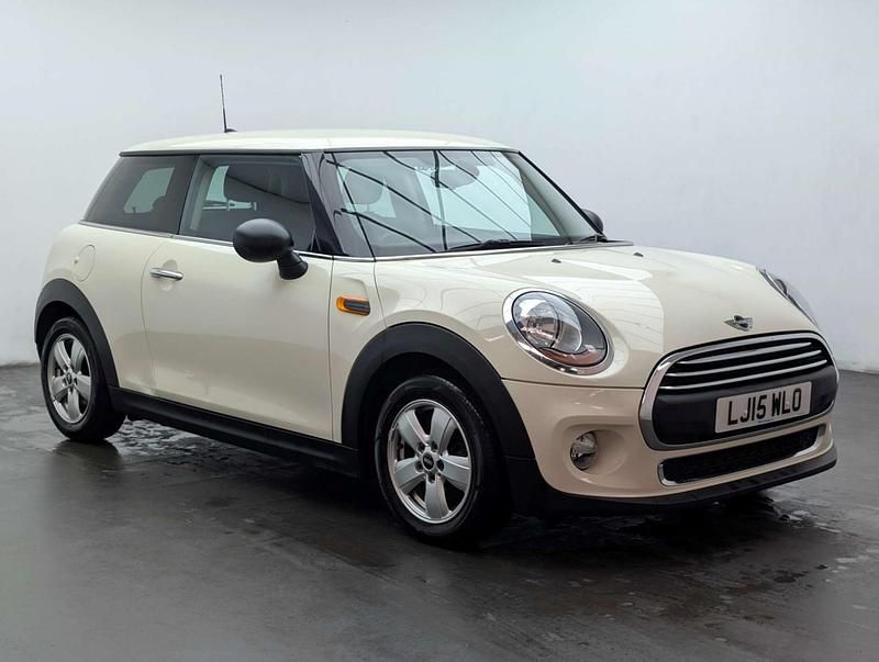Used Mini ONE Hatch 102 HP (75 kW) 2015 White Hatchback
