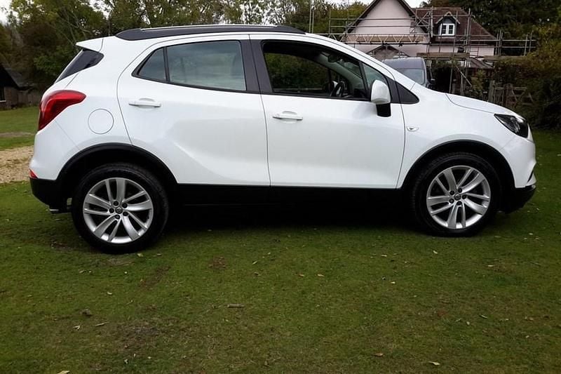 Summit white Used 2018 Vauxhall Mokka X Active SUV | £8,150 (Fair price) - Image 1/1