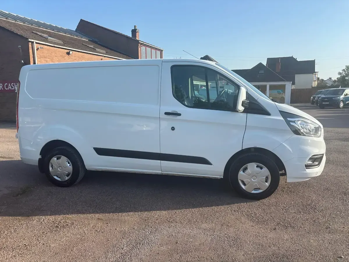 Used Ford Transit Custom Trend 105 HP (77 kW) 2020 White Van