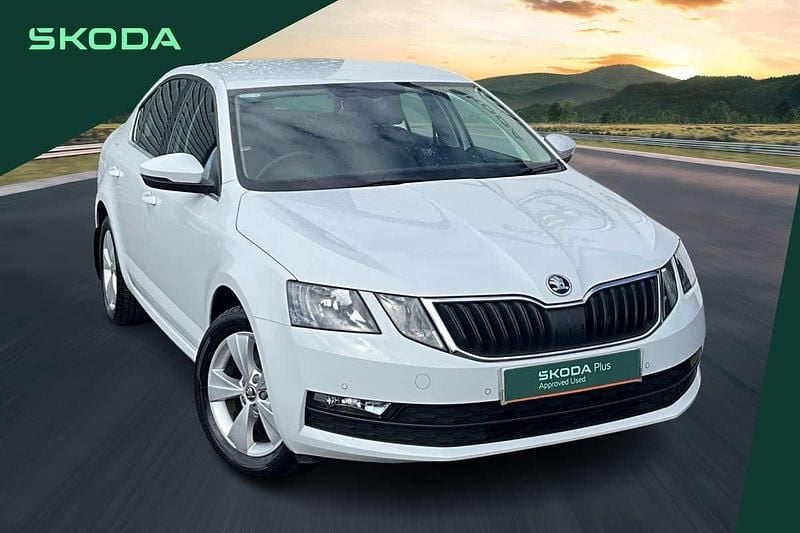 White Used 2018 Skoda Octavia SE Technology Hatchback | £14,249 (Fair price) - Image 1/4