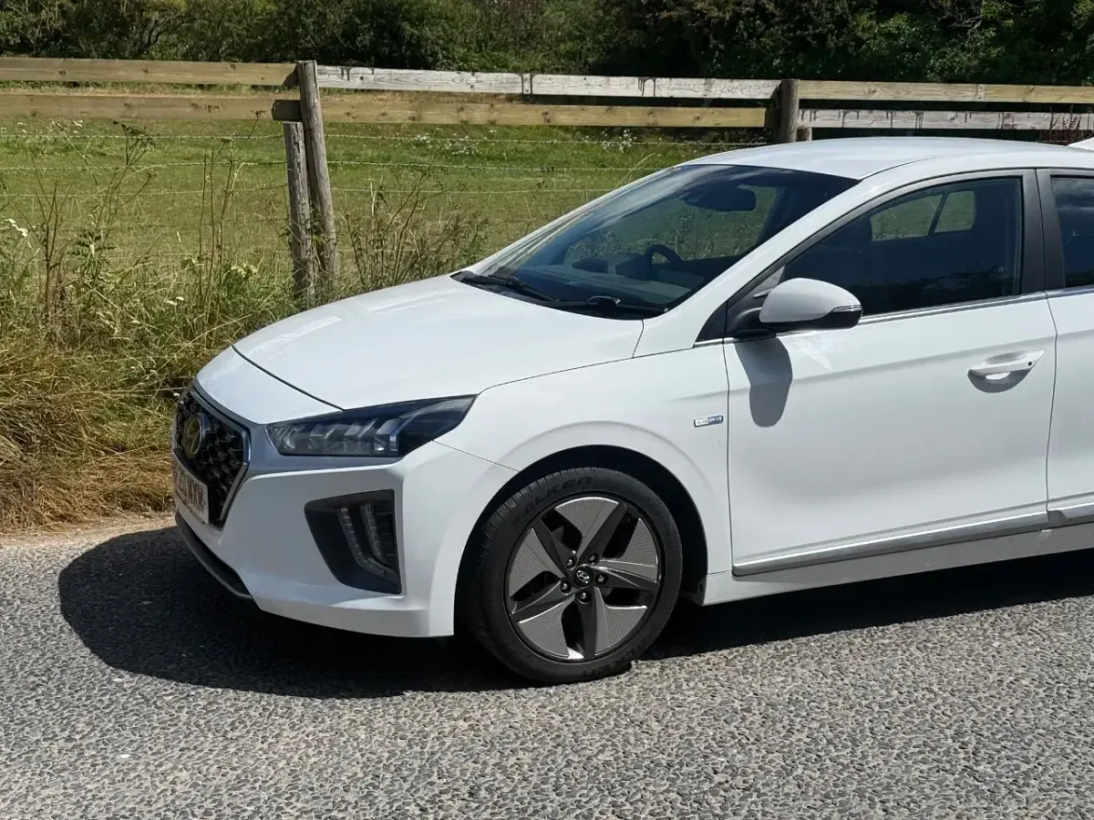 Used Hyundai Ioniq Edition 141 HP (103 kW) 2020 White Hatchback