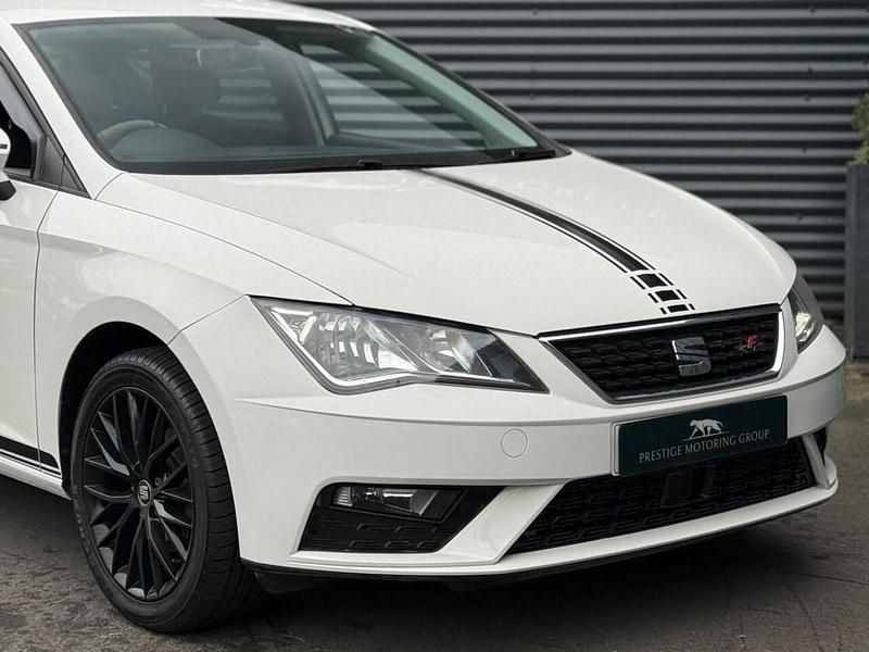Used Seat Leon SE Dynamic 2017 White Hatchback