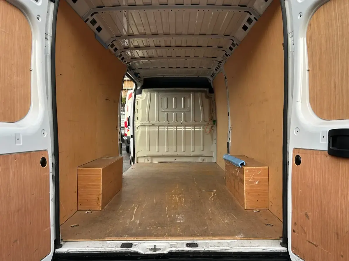 Used Peugeot Boxer 140 HP (102 kW) 2022 White Van