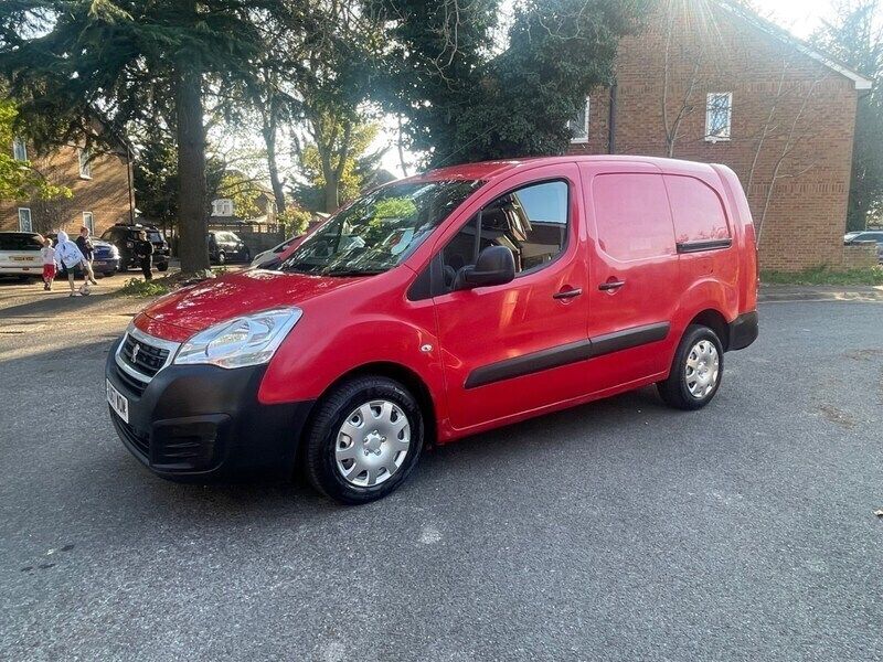 Red Used 2017 Peugeot Partner MPV | £4,700 - Image 1/4