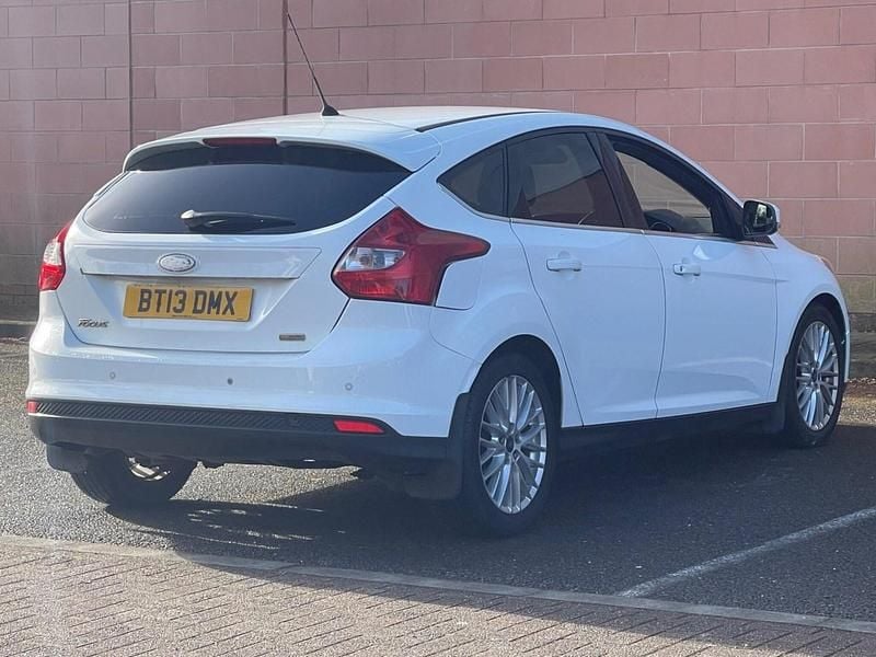 Used Ford Focus Zetec 2013 White Hatchback