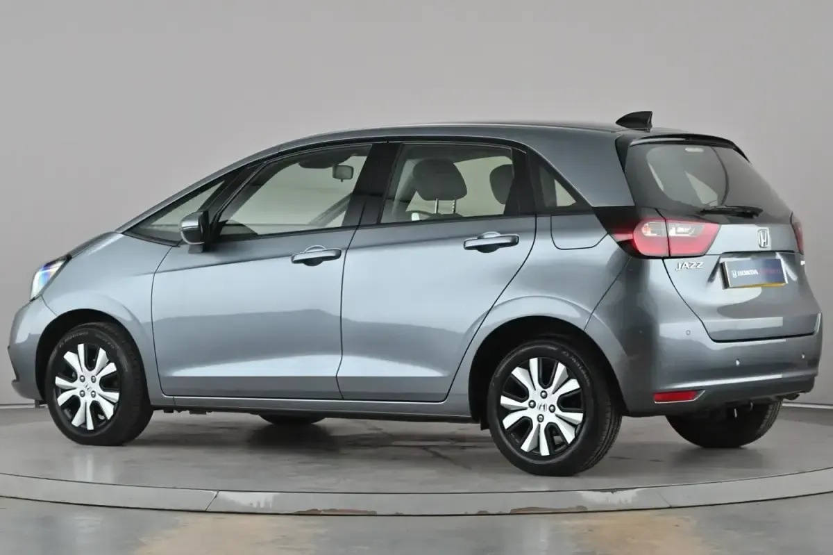 Second-hand Honda Jazz Hybrid 109 CP (80 kW) 2022 Gri Hatchback