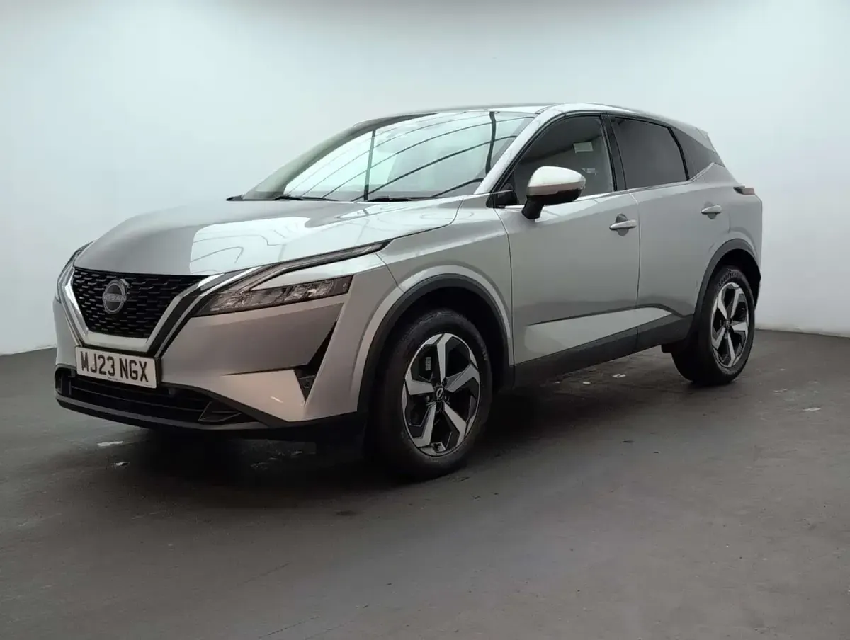 Used Nissan Qashqai N-Connecta 138 HP (101 kW) 2023 Silver SUV