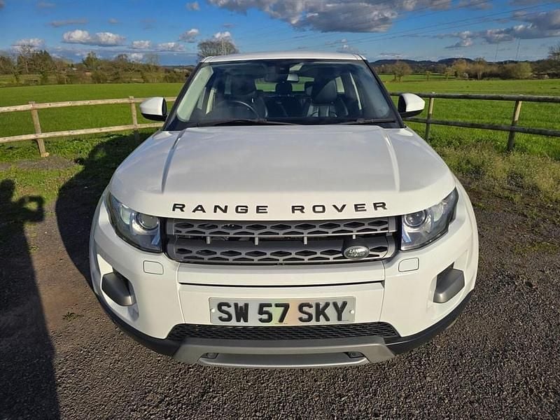 Used Land Rover Range Rover evoque Pure 190 HP (139 kW) 2015 White Estate