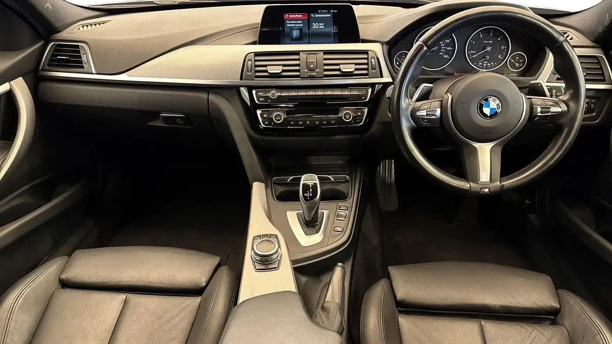 Usado BMW 330 M Sport 254 CV (186 kW) 2018 Gris Familiar