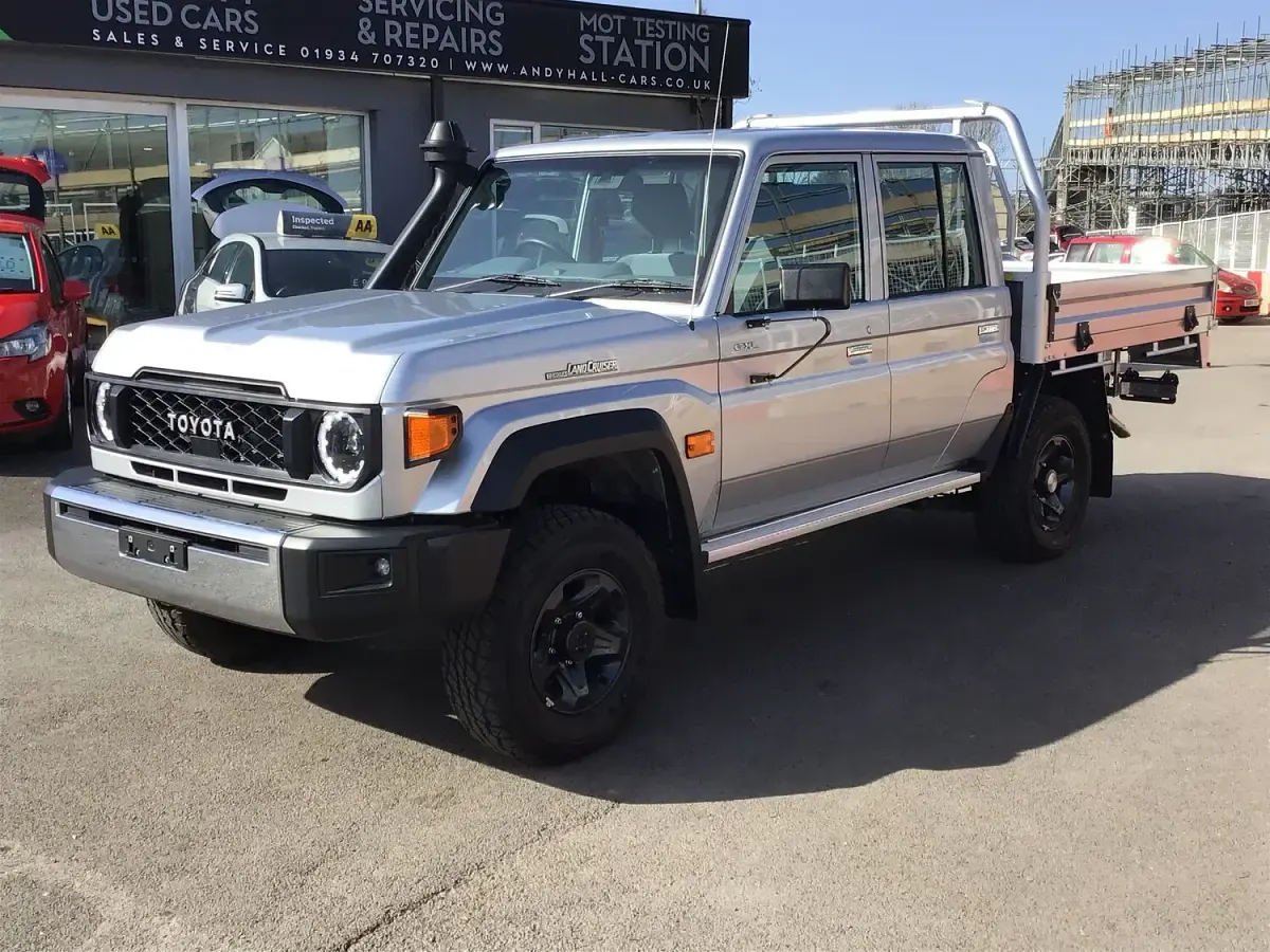 New Toyota Land Cruiser 204 HP (150 kW) 2026 Silver Pickup