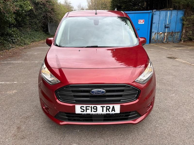 Used Ford Transit Connect Limited 120 HP (88 kW) 2019 Red MPV