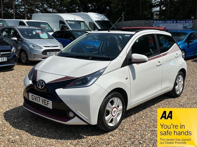White Used 2017 Toyota Aygo Hatchback | £7,990 (Fair price) - Image 1/4
