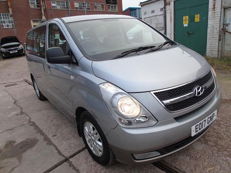 Silver Used 2017 Hyundai I800 SE MPV | £10,500 (Fair price) - Image 1/4