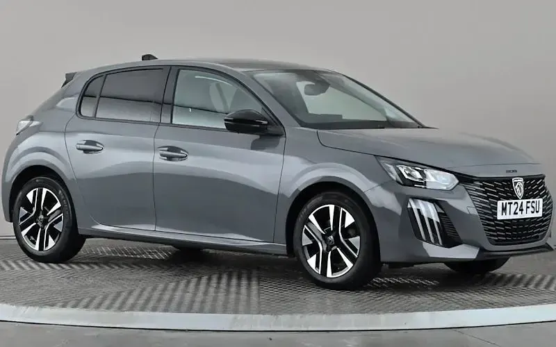 Used Peugeot 208 Allure 101 HP (74 kW) 2024 Hatchback