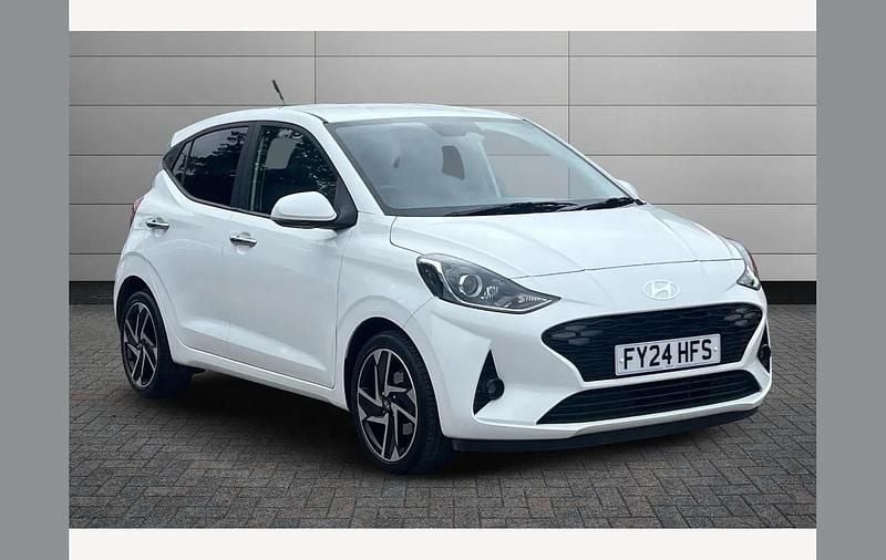 White Used 2024 Hyundai i10 Premium Hatchback | £14,990 (Fair price) - Image 1/2