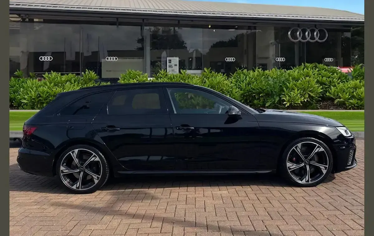 Used Audi A4 Black Edition 336 HP (247 kW) 2024 Black Estate
