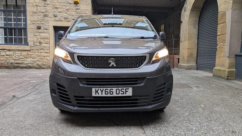 Used Peugeot Expert 115 HP (84 kW) 2017 Grey Van