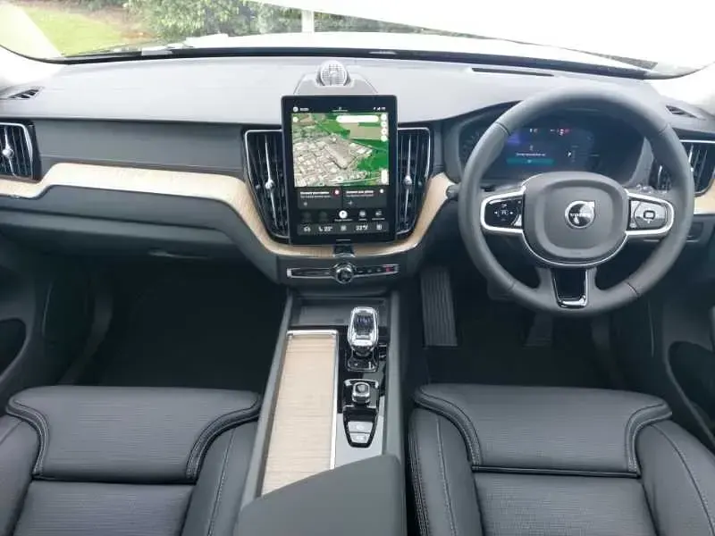 New Volvo XC60 Ultra 455 HP (334 kW) 2026 Metallic  onyx black SUV